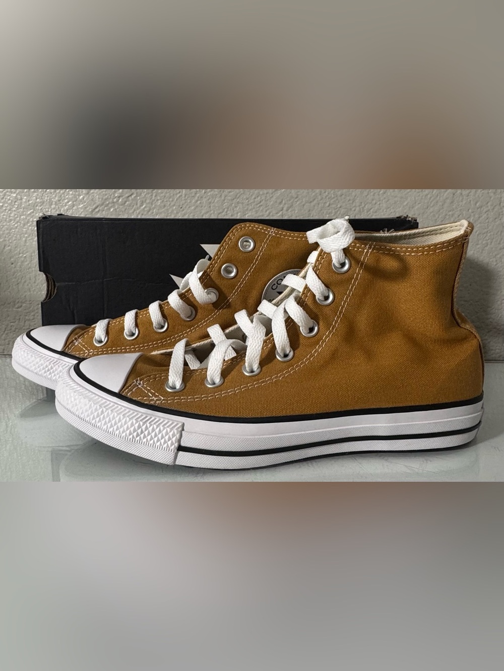 Converse High Top in Amber Brew Size 8